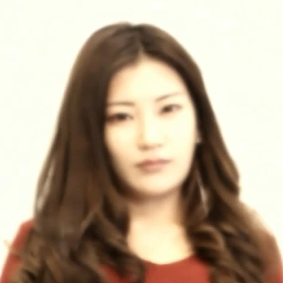 长袜女孩的湿粉色花瓣封面图